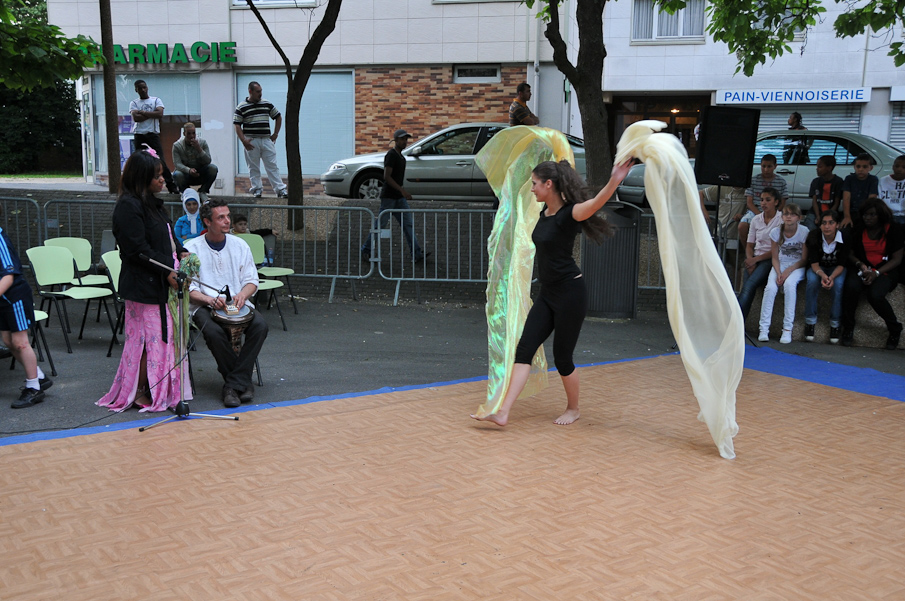 Maison de Quartier Champs Elysees Evry - Danse Orientale 037.jpg